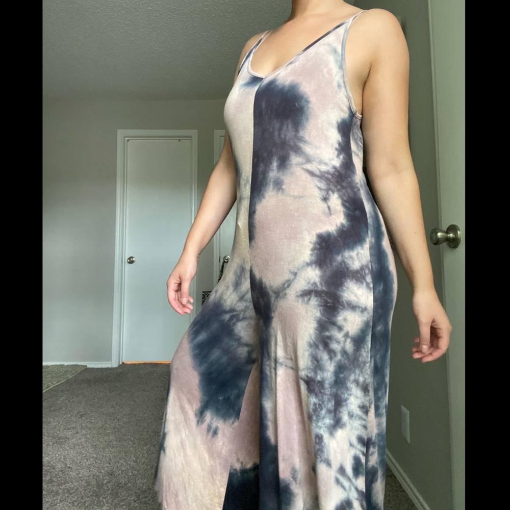 Tie-dye Jumpsuit. Loose-fit and super stretchy. Perfect for casual occasions. - Picture 13 of 15